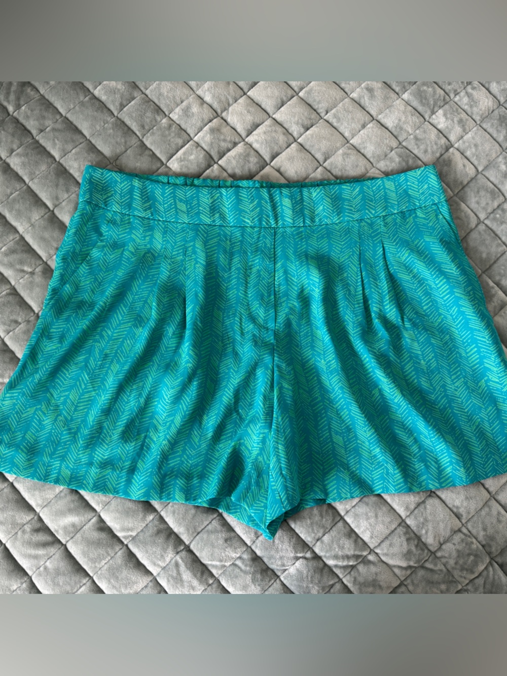 Loft Women’s Teal Patterned Pull-On Shorts